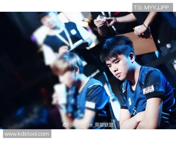 电竞数据电竞比分与和平精英战术分析探讨FPX边路渗透体系的优势与应用